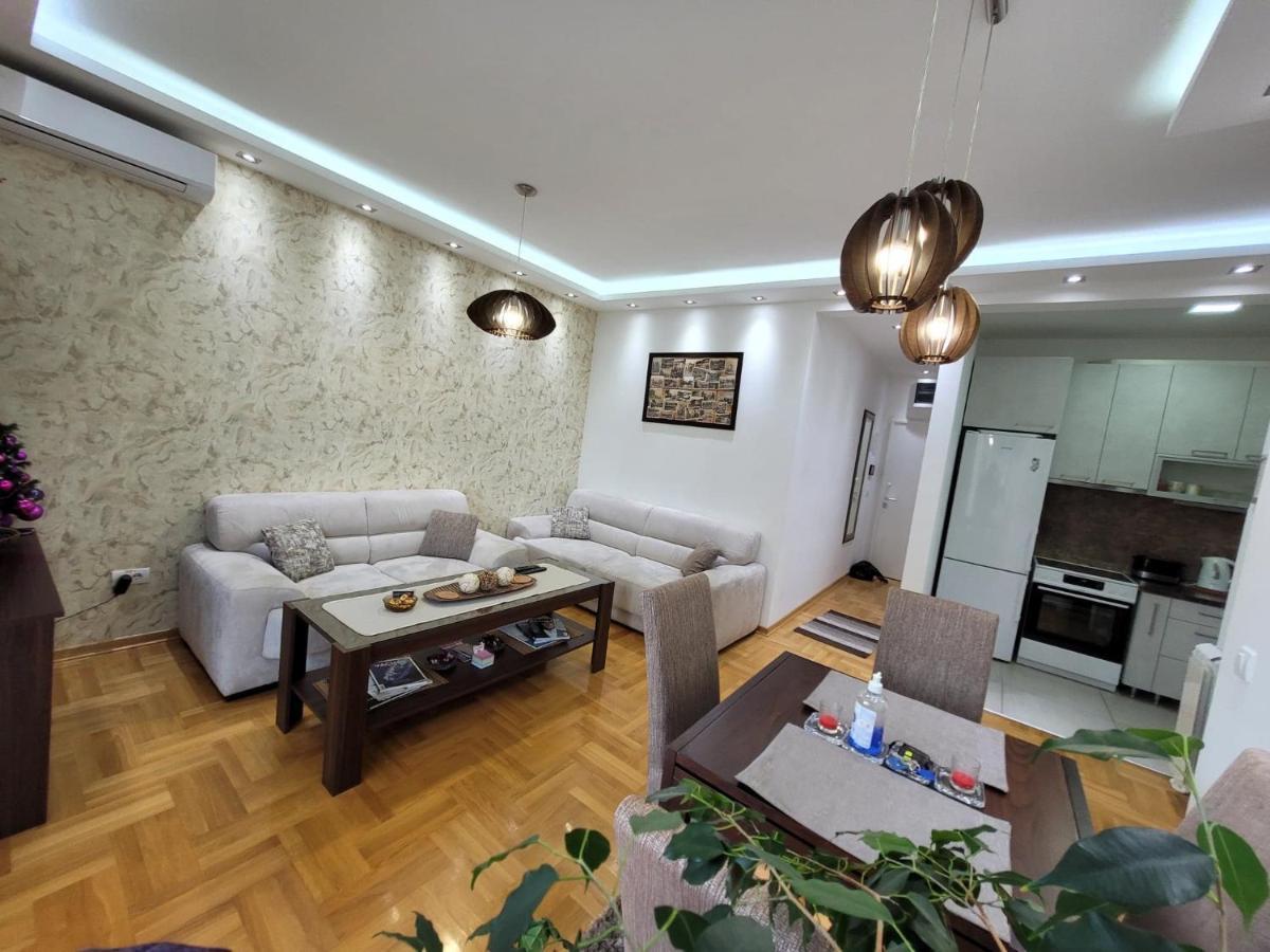 Apartment Iris Belgrado Exterior foto