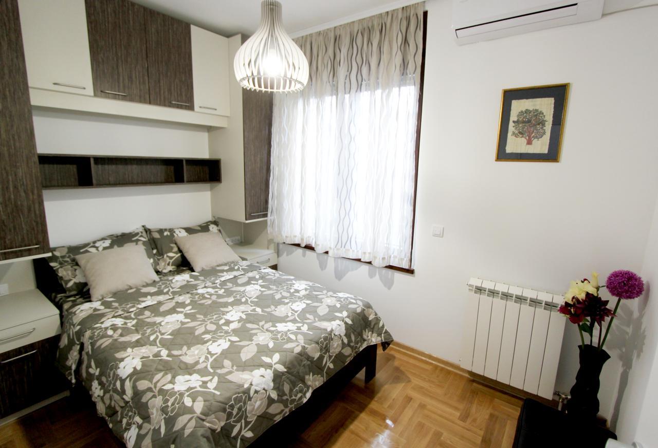 Apartment Iris Belgrado Exterior foto