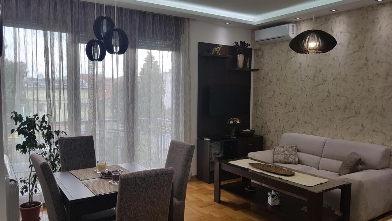 Apartment Iris Belgrado Exterior foto